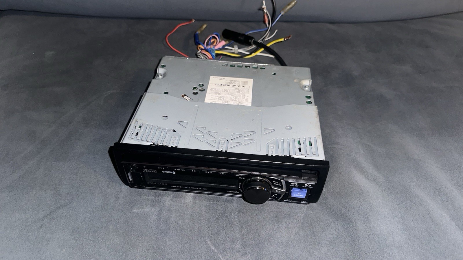 Alpine CDE-HD137BT Car Stereo Bluetooth, USB,Aux, CD Player Used Works Great