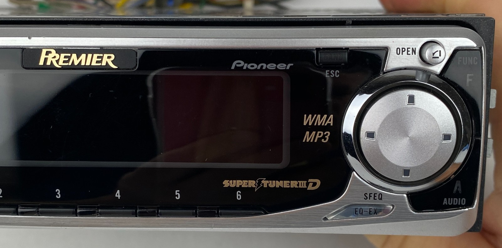 Pioneer Premier DEH-P560MP CD Car Radio *** PARTS ONLY *** B32