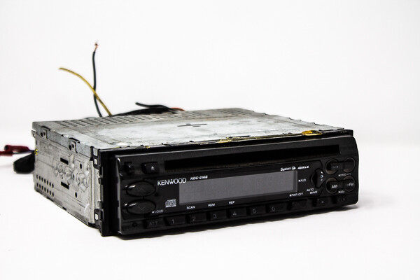 Kenwood KDC-216s 45W x 4 AM/FM CD PLAYER Detachable faceplate