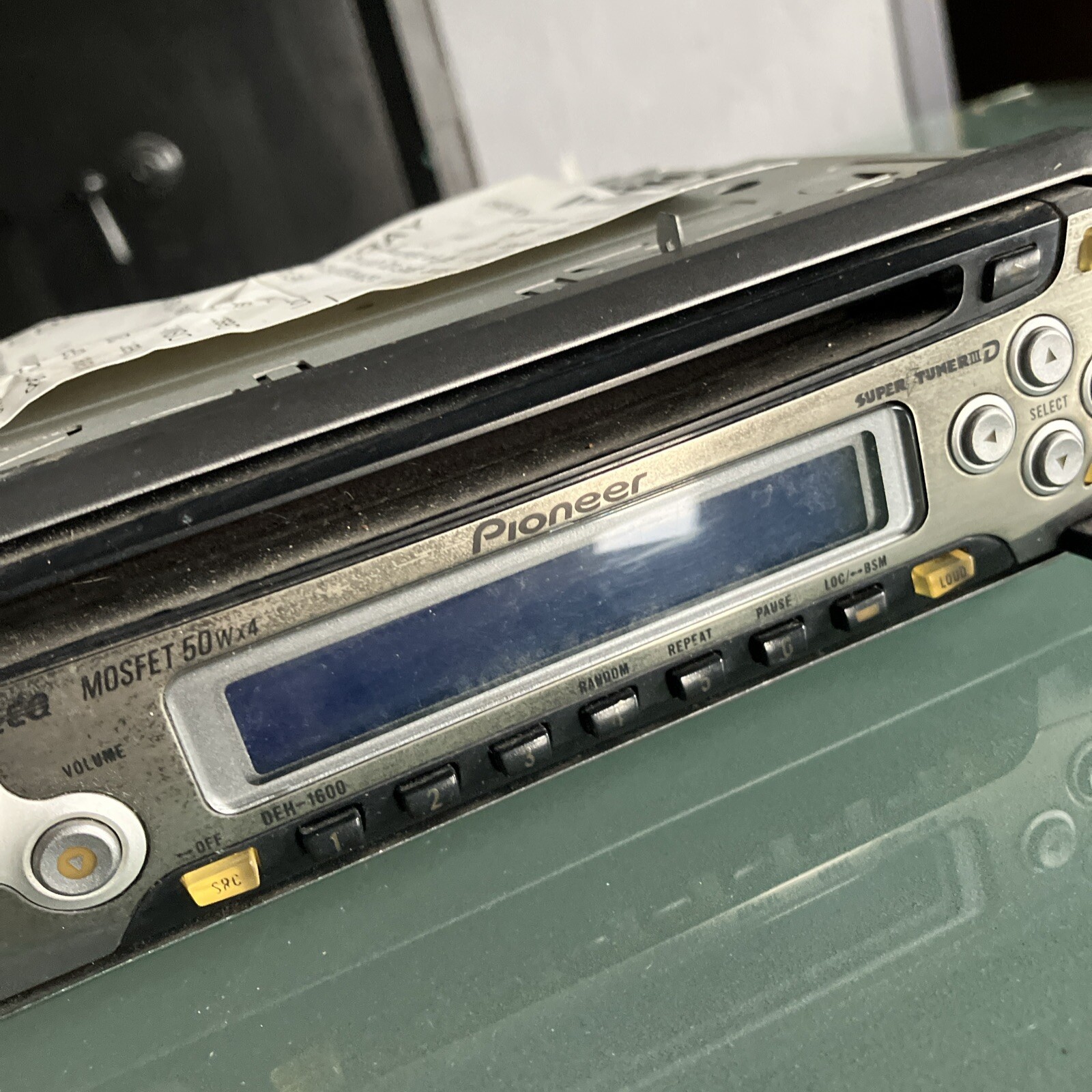 Pioneer DEH-1600 CD Player In Dash Receiver