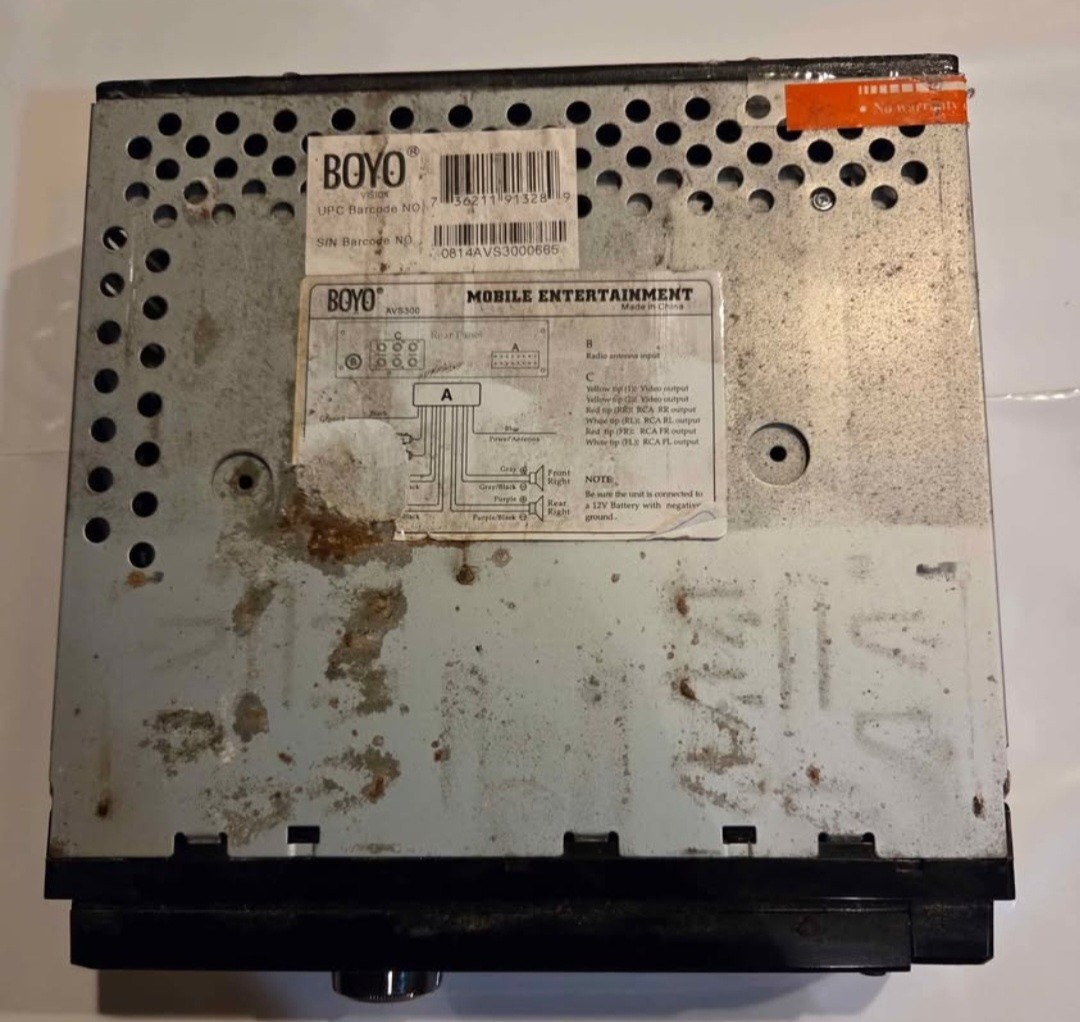 Boyo avs 300 car dvd vcd cd mp3 mp 4 player aux capable