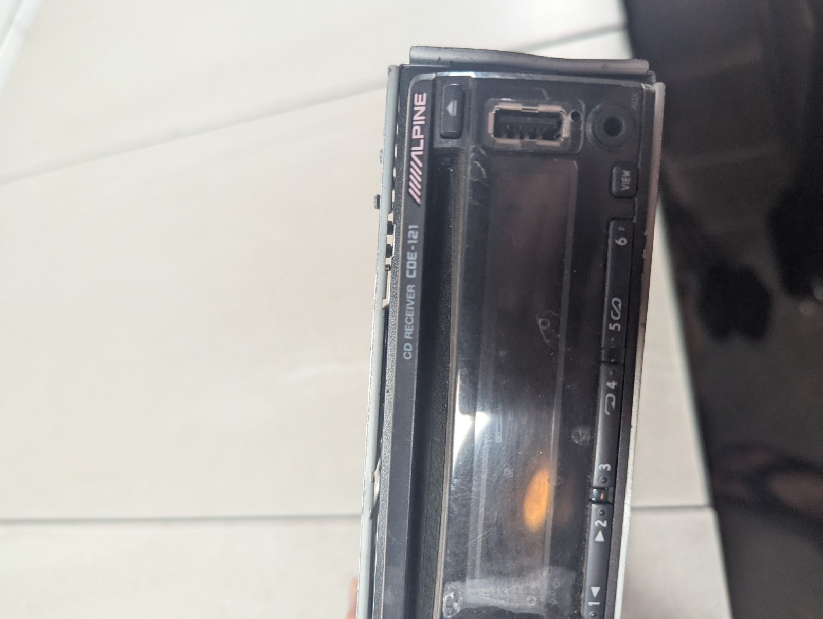 Alpine CDE-121 Car Stereo CD Receiver USB – AS IS, UNTESTED