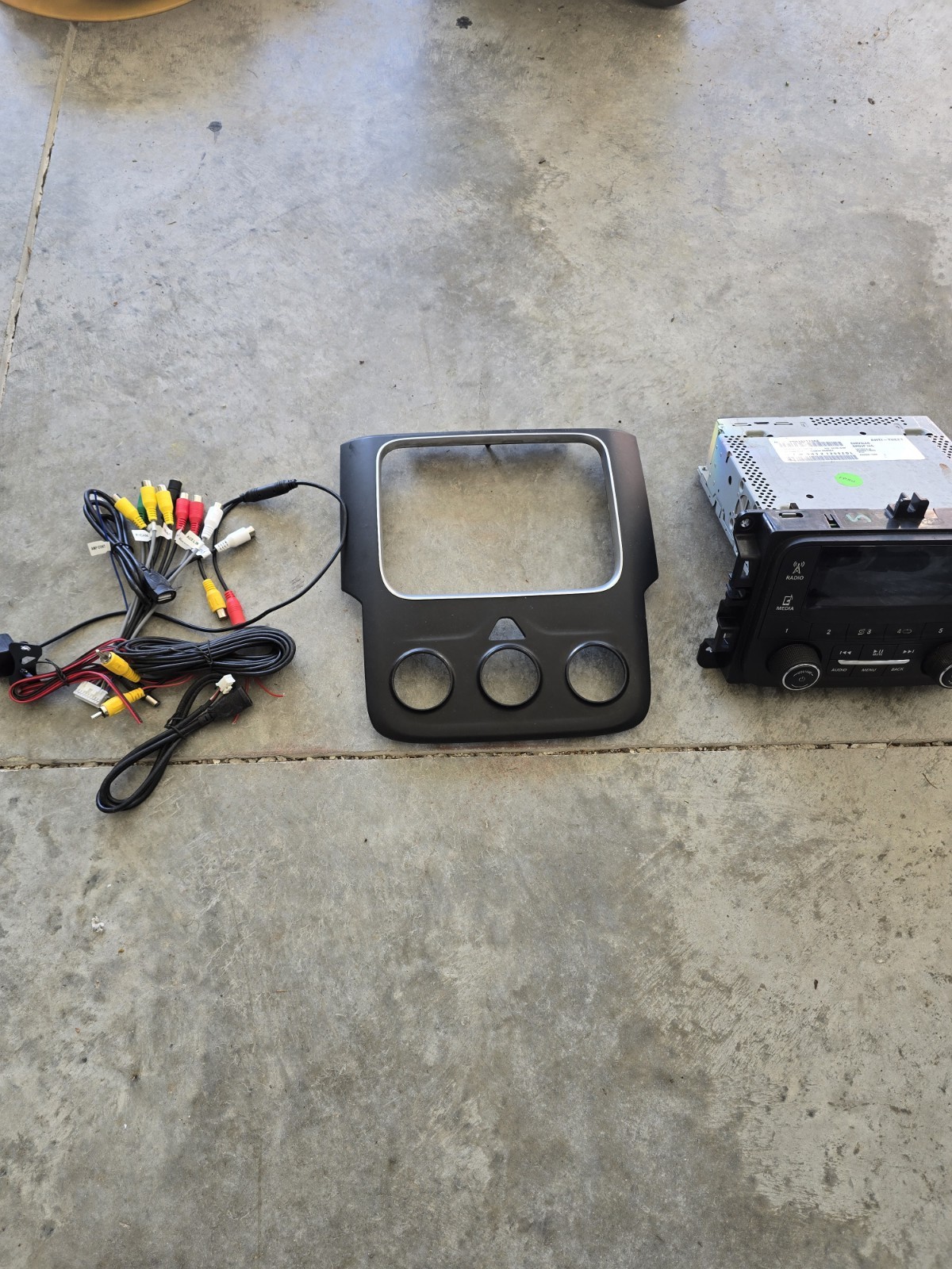 Ram radio Chrysler Dodge Jeep Uconnect Radio Module P68137113AE VP1 NAFTA OEM