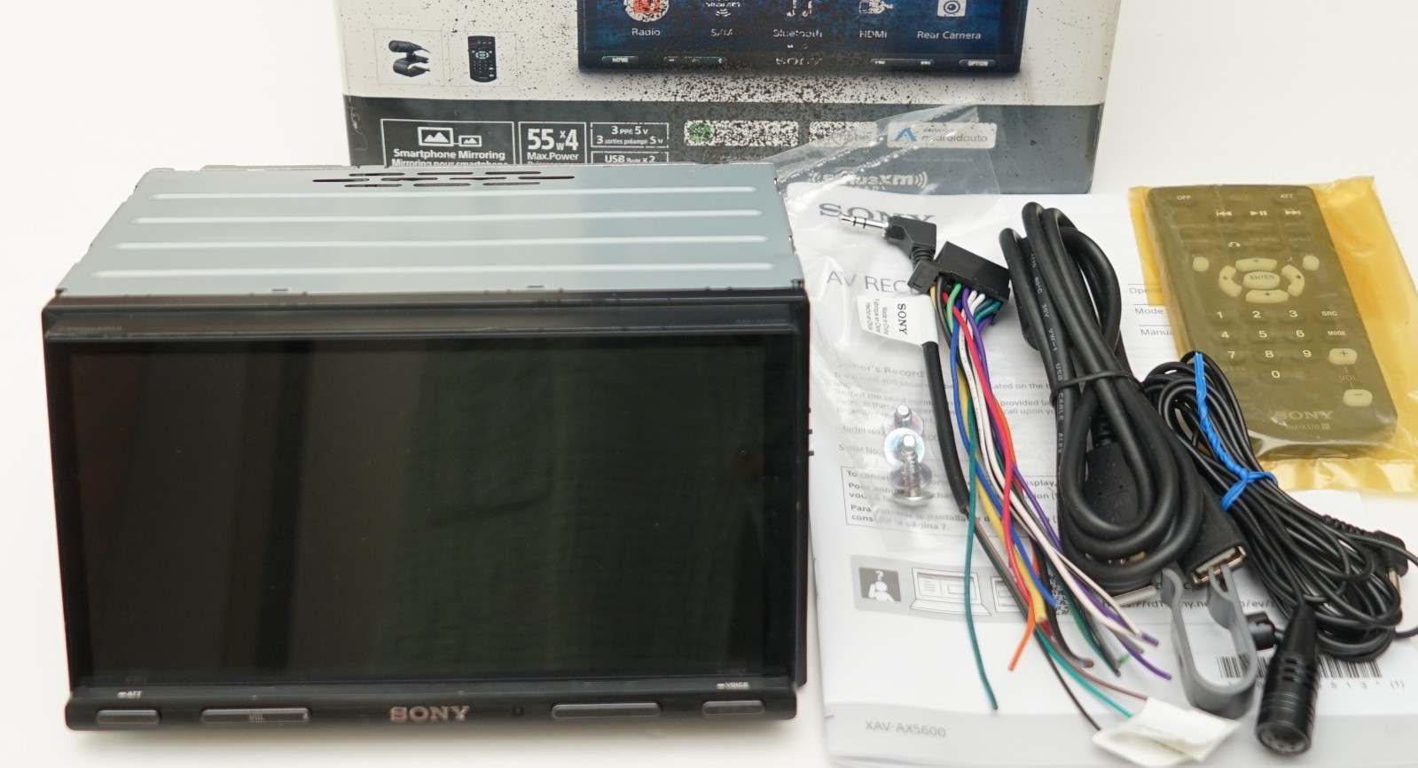 Sony XAV-AX5600 AV Receiver Bluetooth Car Audio Apple Android Play Radio