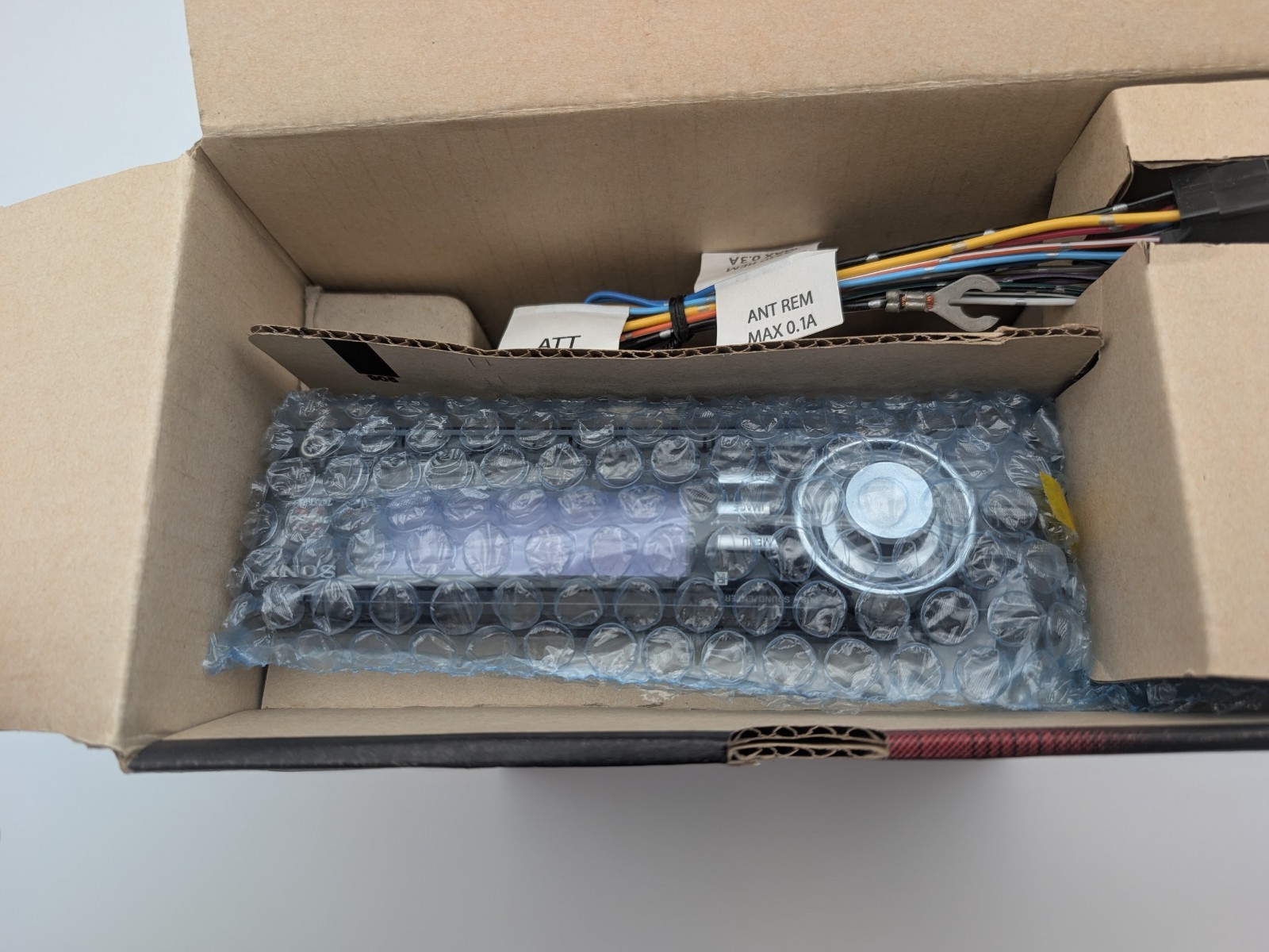 NOS Sony Xplod CDX-GT710 Old School CD Car Audio Stereo Graphics! + Remote