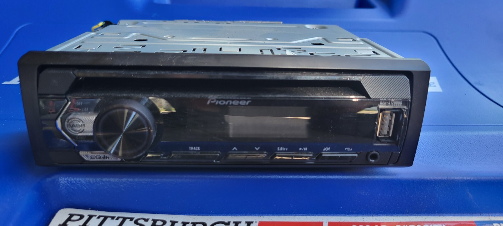 PIONEER Single-Din in-Dash CD Player with USB Port DEH S1200UB