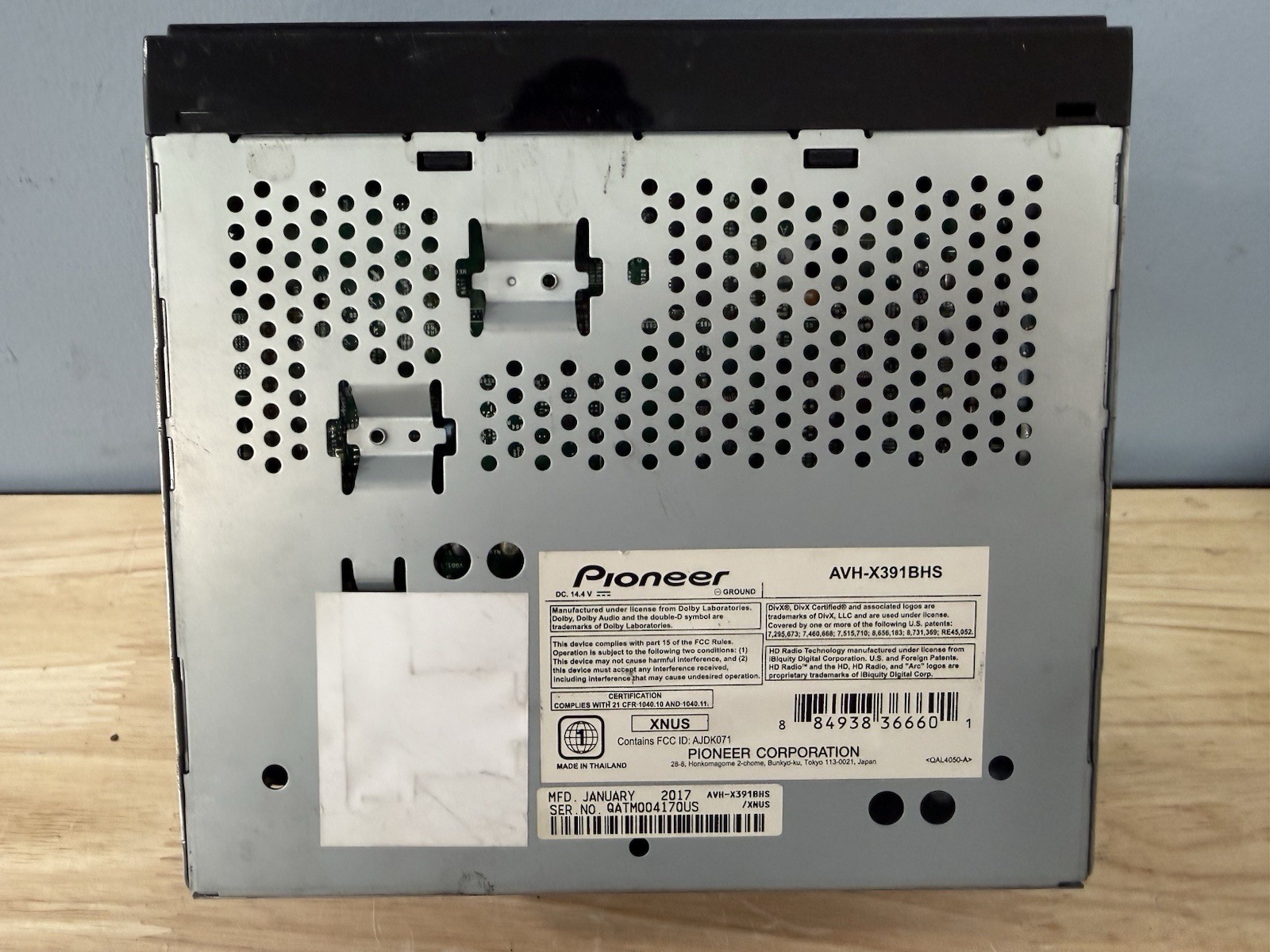 Pioneer AVH-X391BHS In Dash DVD/CD player Not Tested No Harness