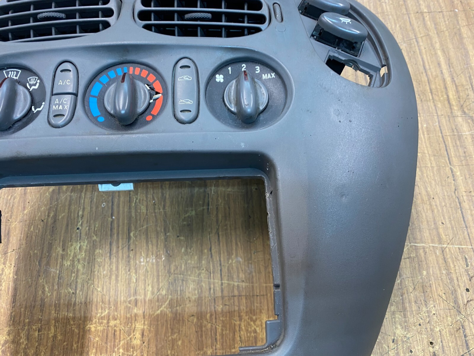 Ford Falcon AU S1 Dash A/C Stereo Control Surround