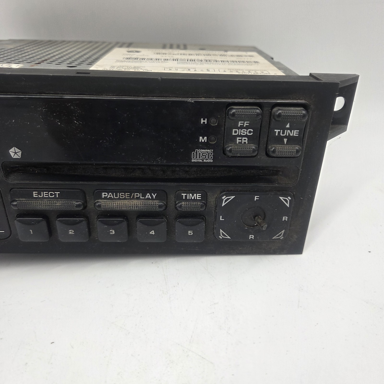 Chrysler Jeep Dodge Radio CD Player P04704373AC AM FM Stereo