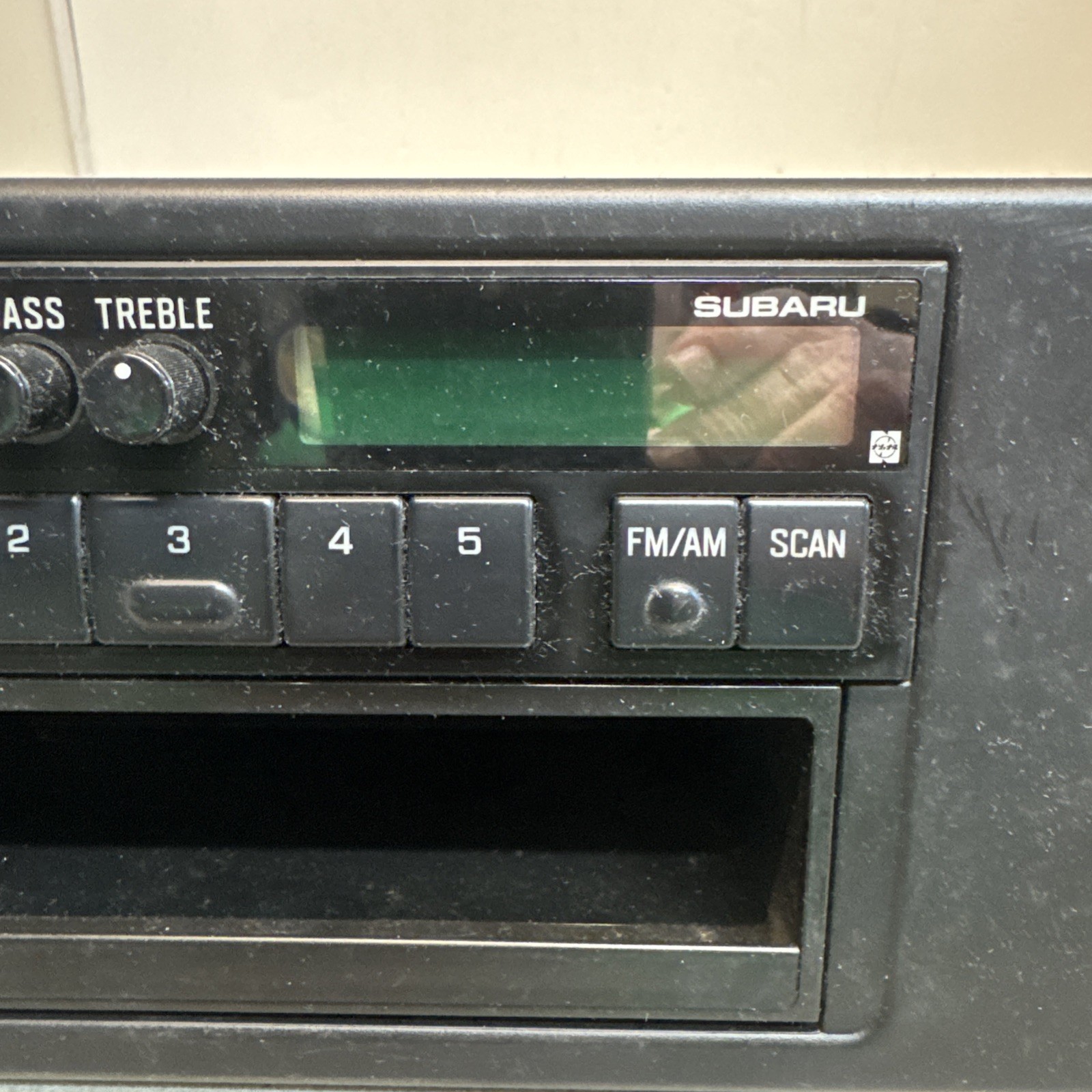Subaru Model #86225GA400 Oem Original Car Radio Ref No: CR-LF171A + Trim