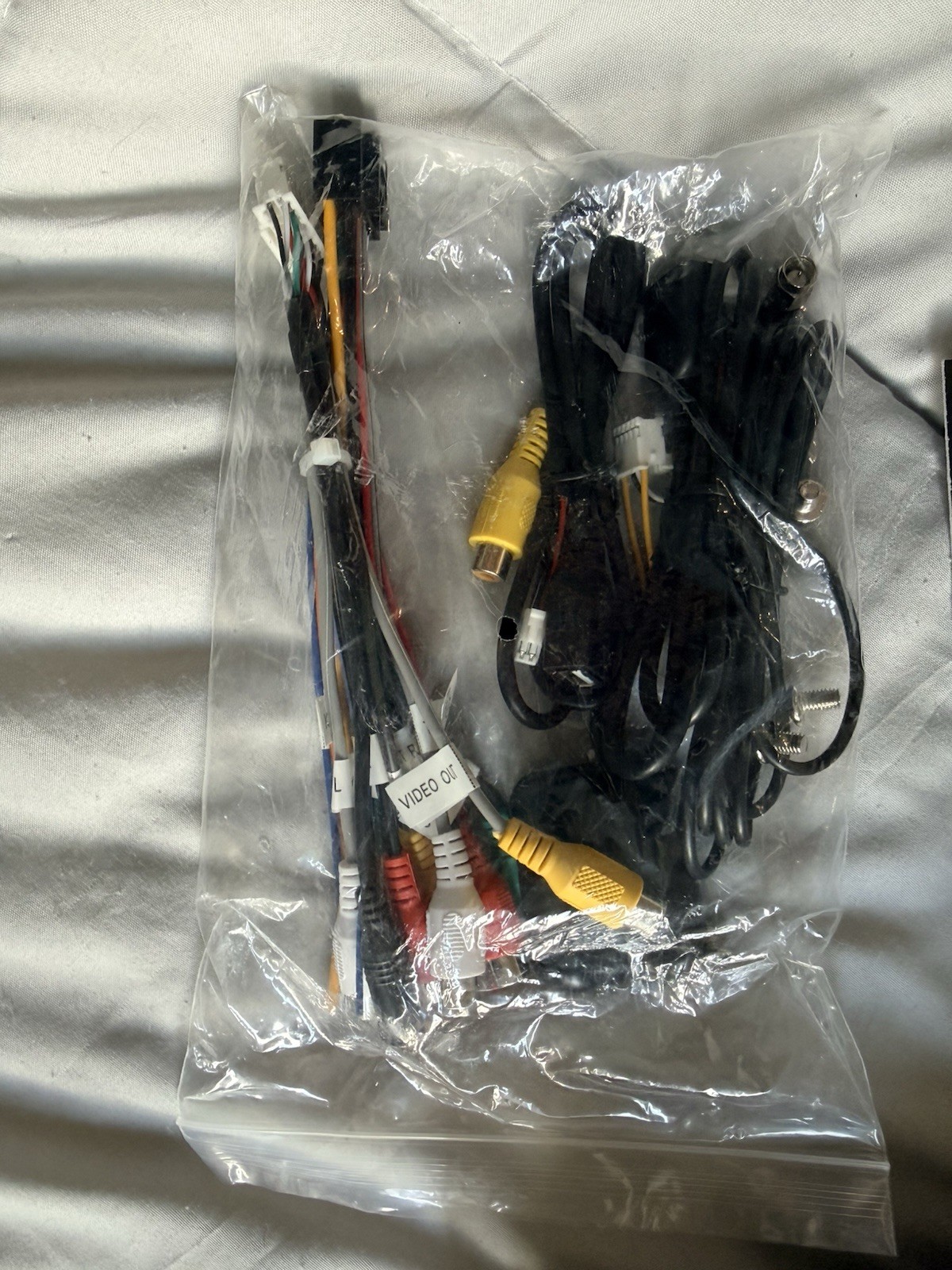 10.1” TOUCH SCREEN STEREO WITH FULL HARNESS BRAND NEW