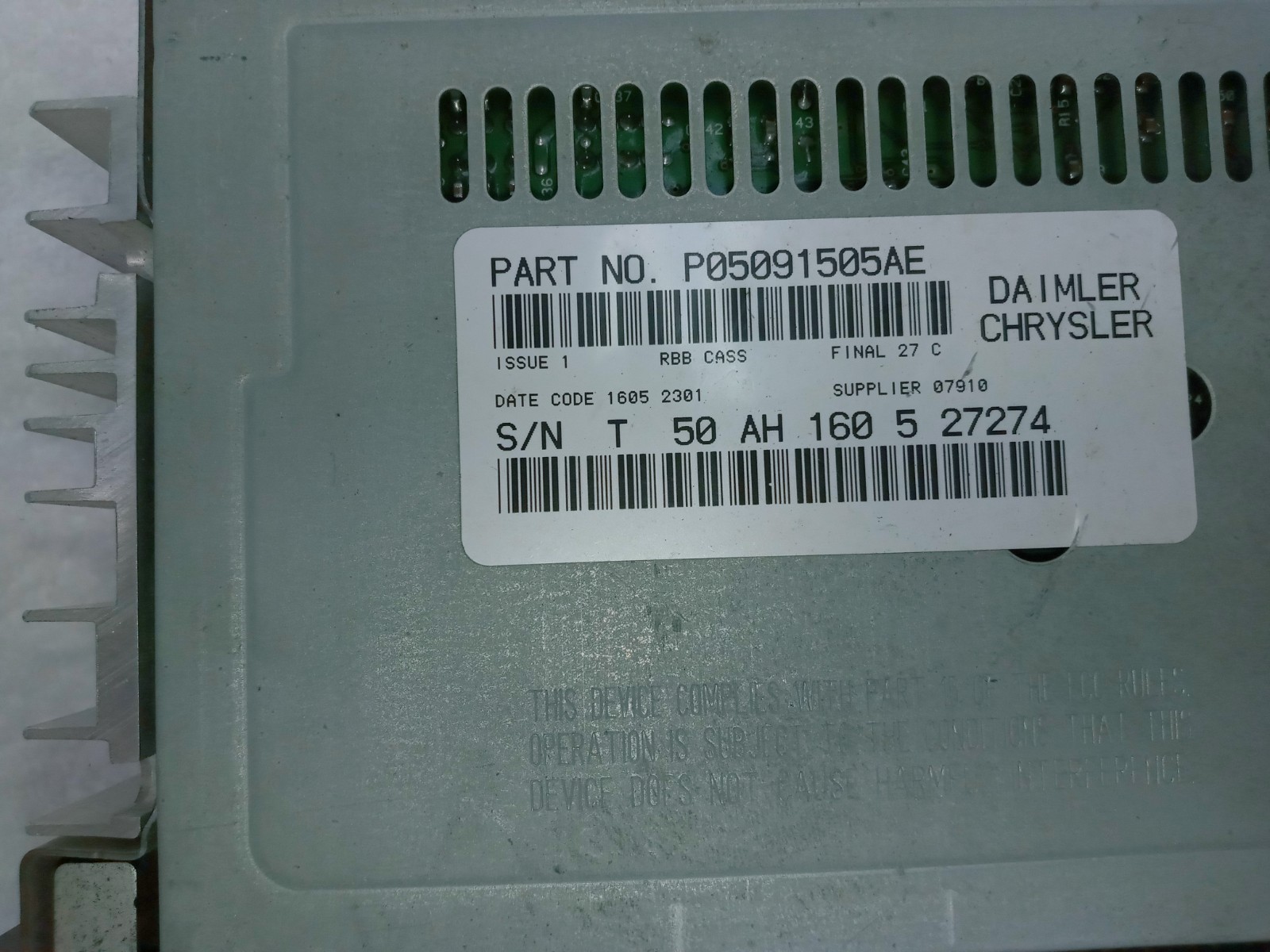 New-Take Out from Dealer AM FM Cass CD 1998-02 Dodge Chrysler Jeep P05091505AE