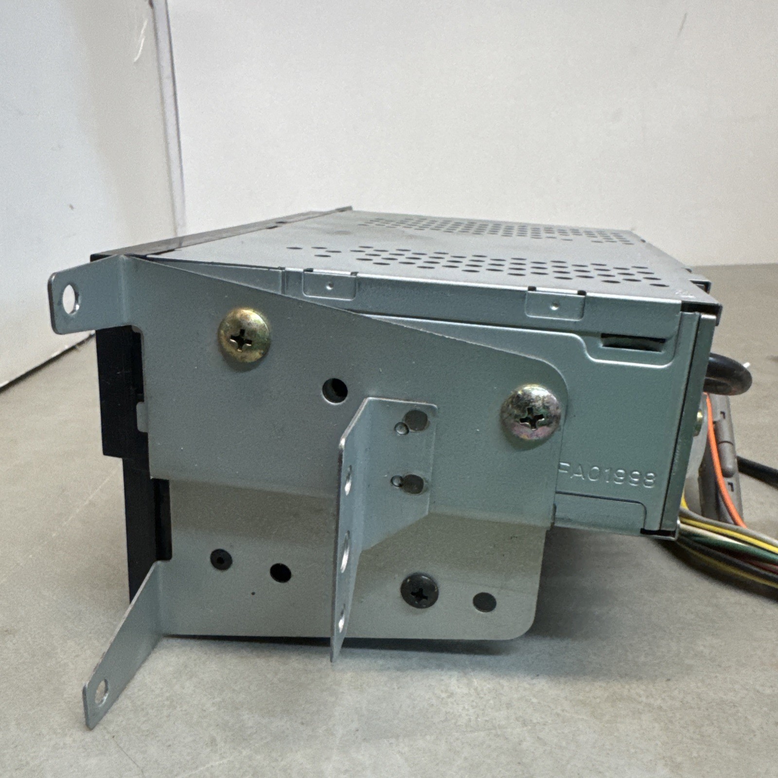 Subaru Model #86225GA400 Oem Original Car Radio Ref No: CR-LF171A + Trim