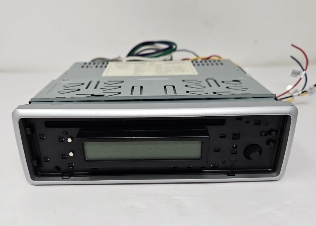 Vintage Pyramid Car Stereo CD Player Radio AM/FM-MPX Detachable Face CDR46DX