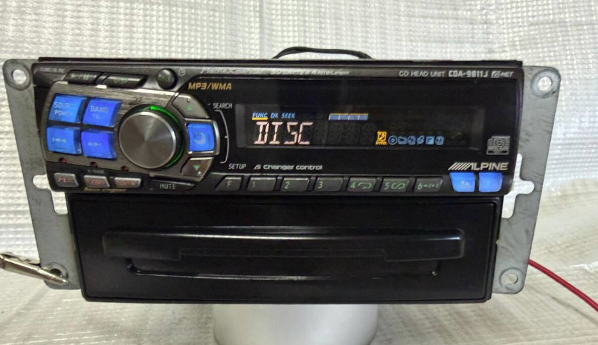 ALPINE CDA-9811J CD HEAD UNIT CD/CD-R/CD-RW MP3 WMA AM FM 1DIN 50W x4 DC12V