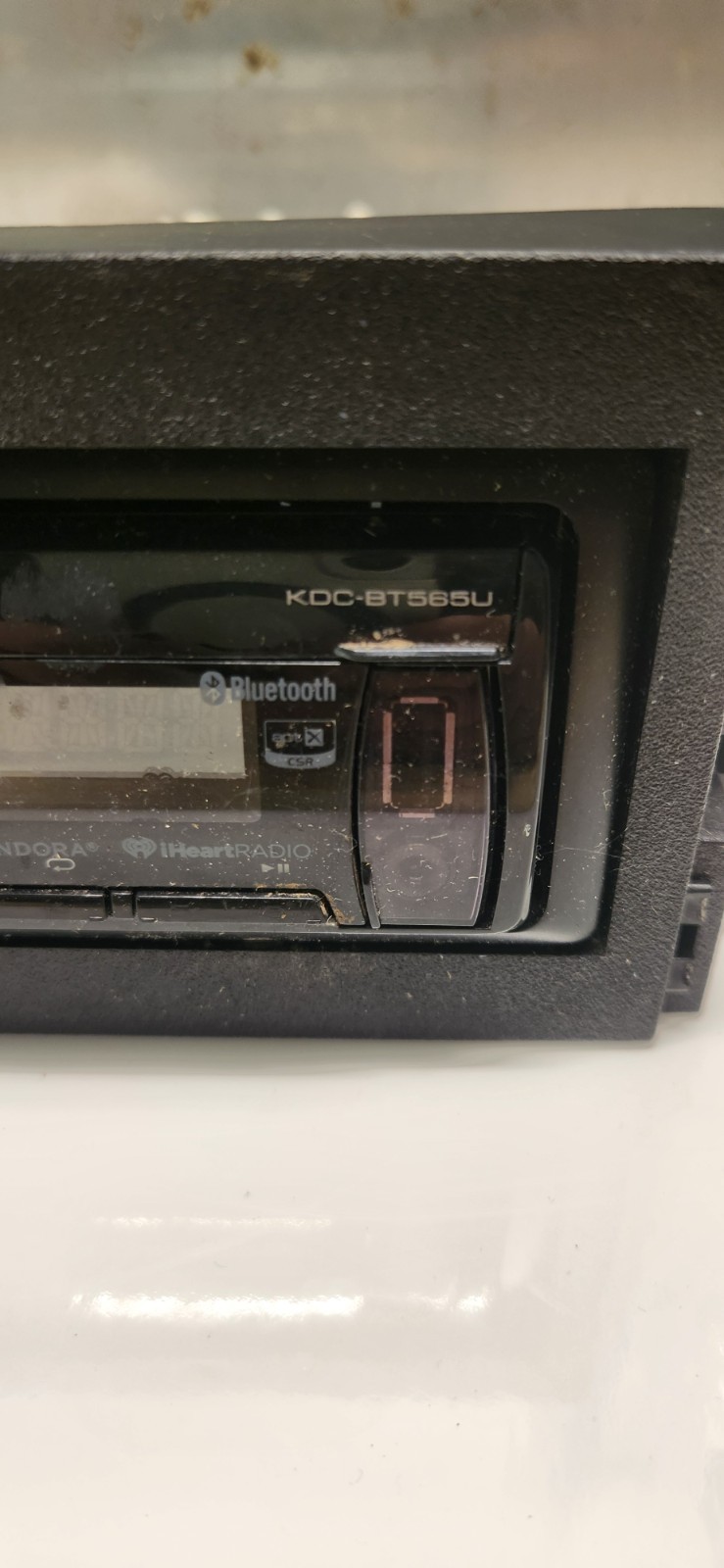 Kenwood Car Stereo KDC-BT565U— Not Tested