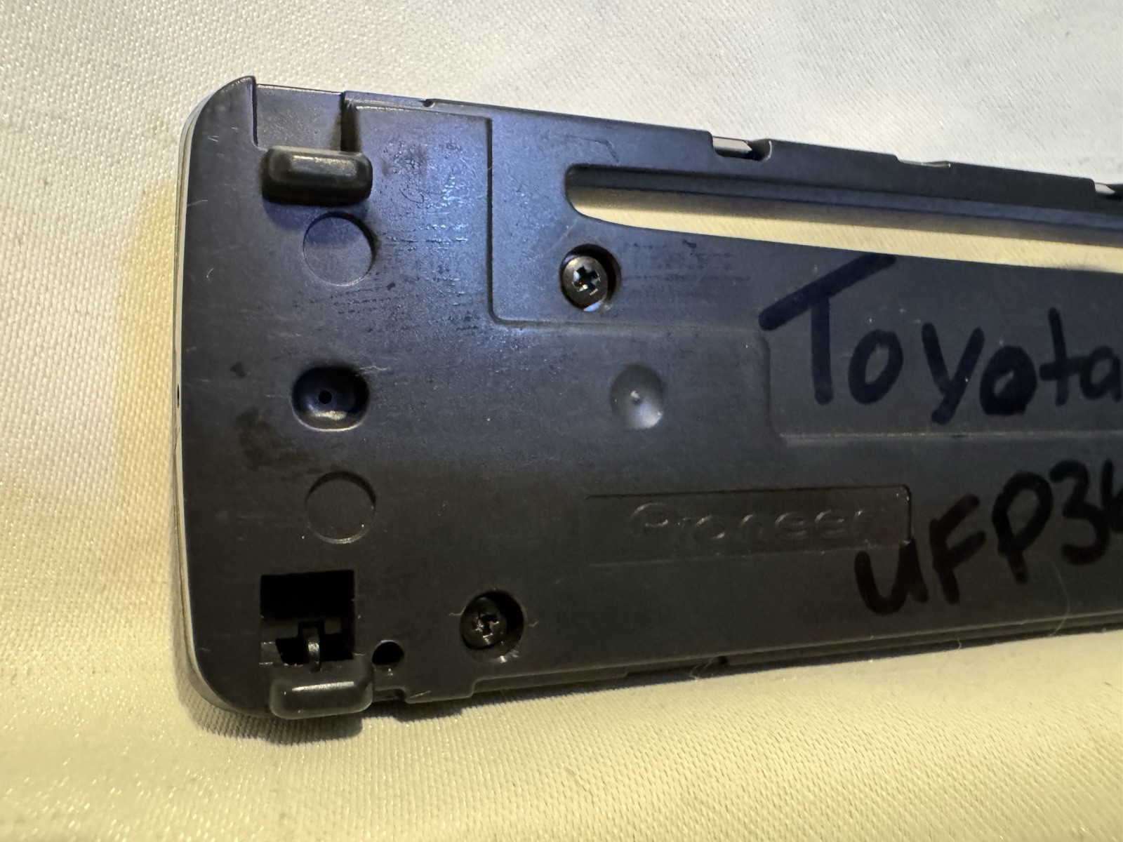 Pioneer DEH-1700 Radio With Detachable FACEPLATE ONLY