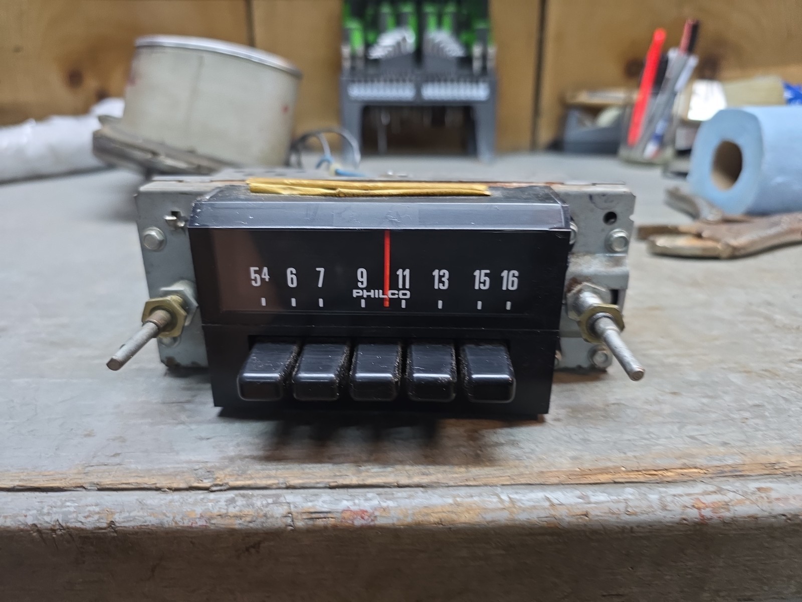Ford AM Car Radio 12V NEG GND Philco D30A-18806