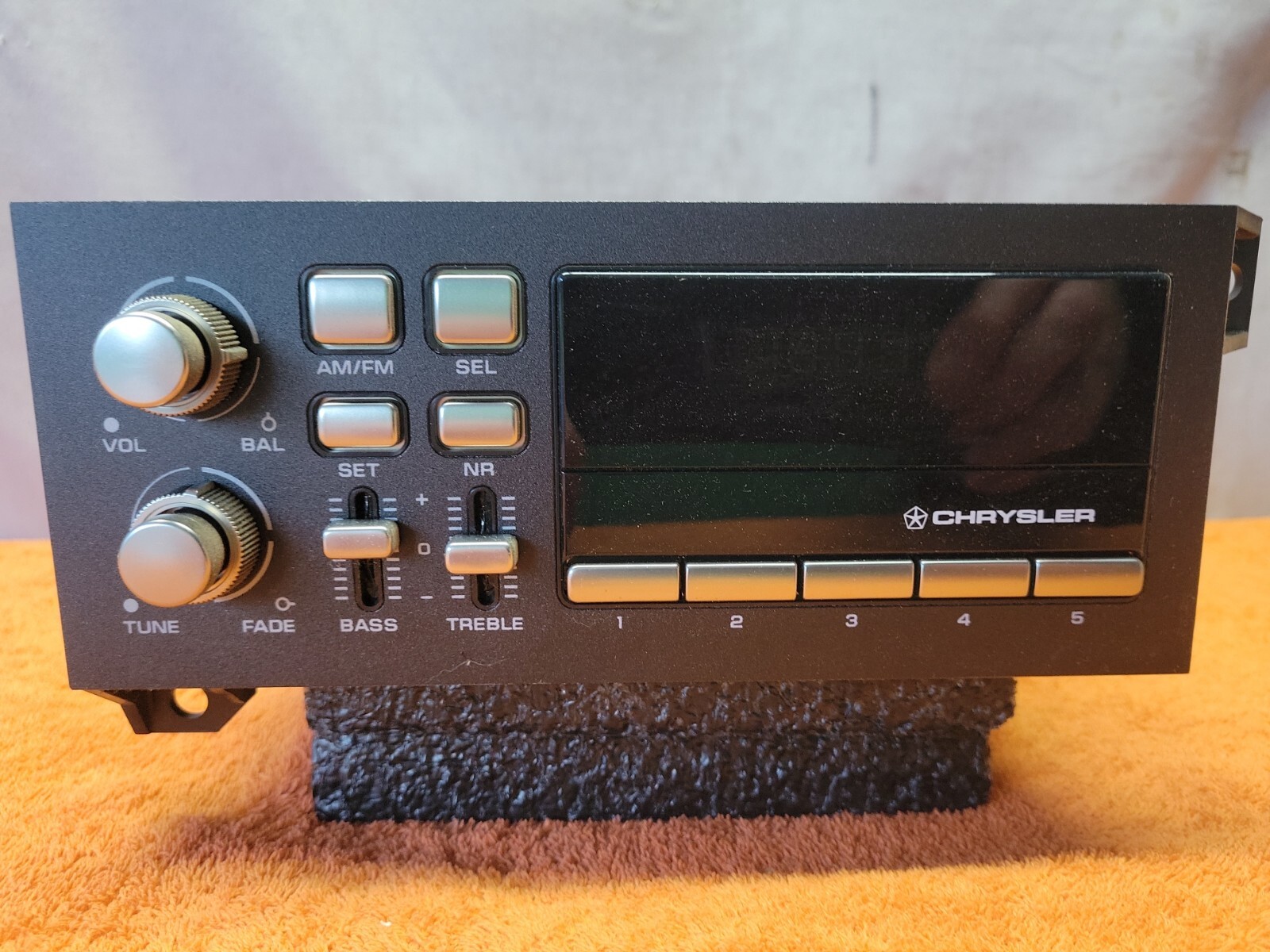 AA7•Vintage 1970s-99 Original OEM Chrysler AMFM Factory Radio Model 4469089 NOS