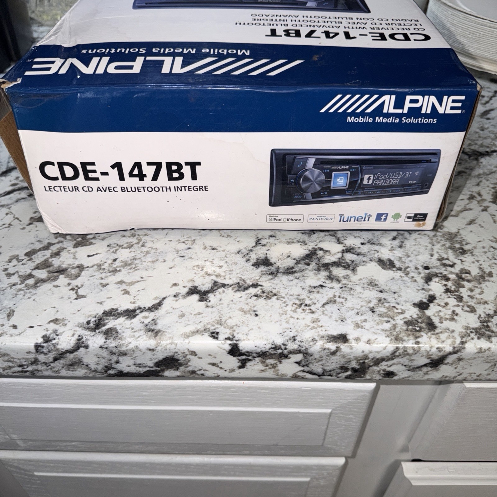 Alpine CDE-147BT CD Receiver Bluetooth Car Stereo Single-DIN