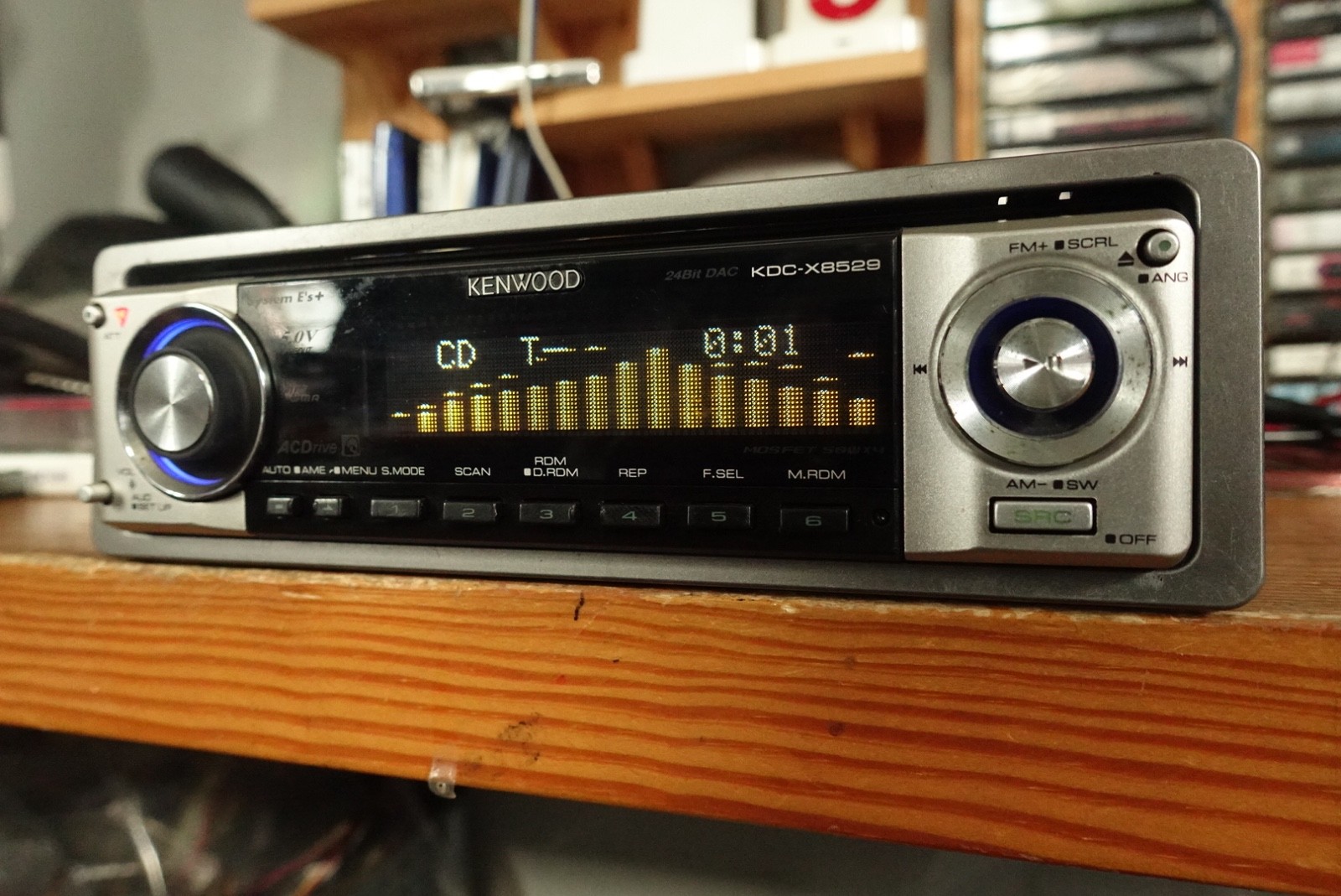 Kenwood KDC-x8529. Graphic Display CD/Bluetooth/Fm108 Player.