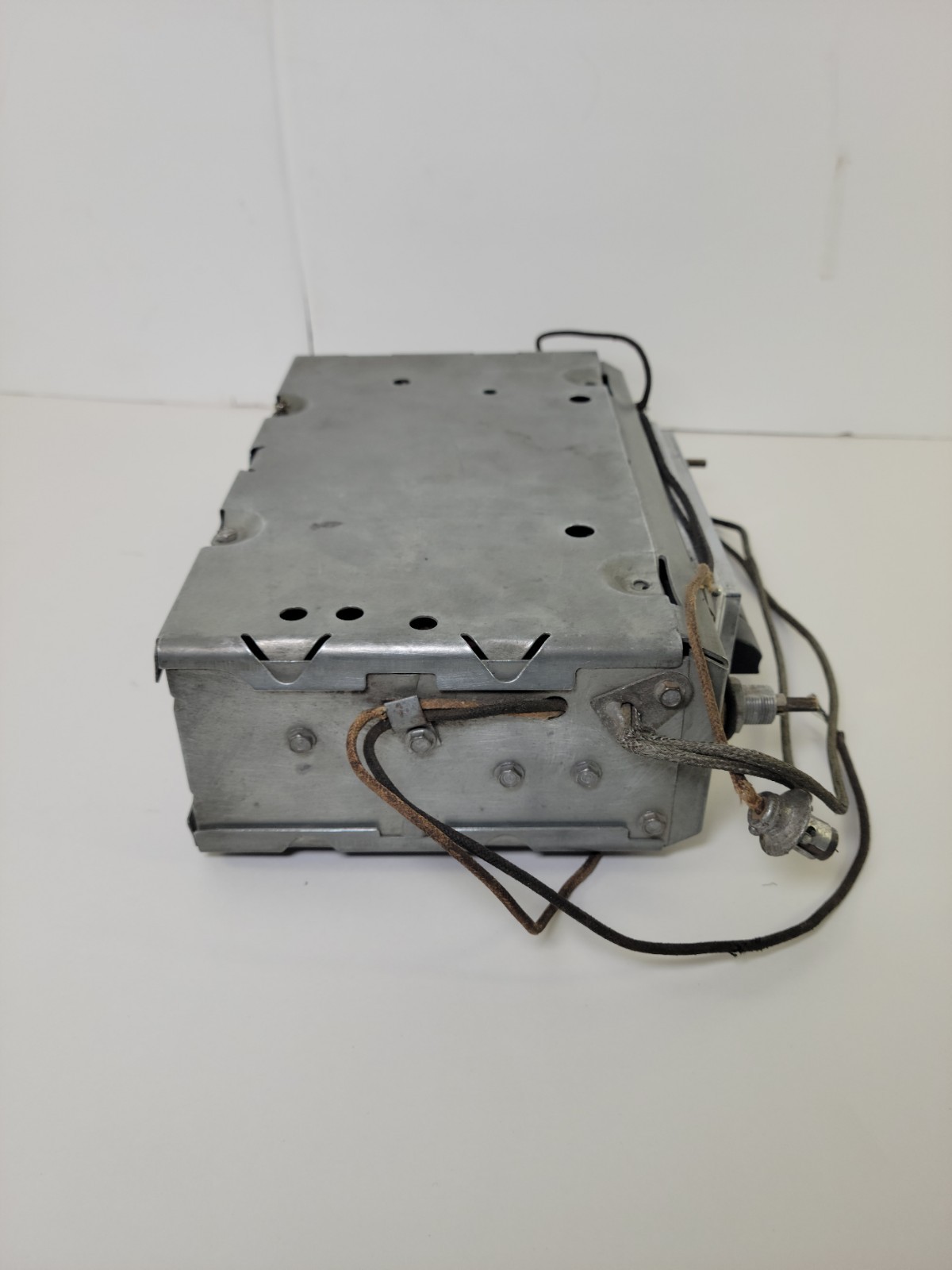 1950s 1960s Classic Car Radio Chevy Bel Air Ford Fairlane Automatic 12 Volts OEM