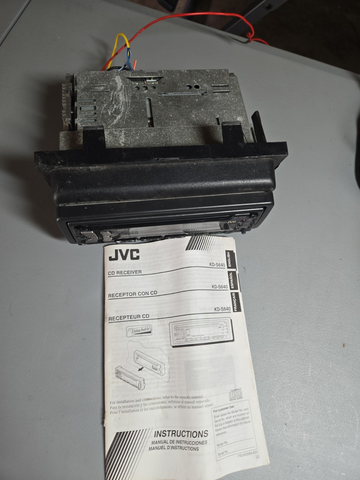 JVC KD-S640 CD Player In Dash Receiver with Removable Face (1999)