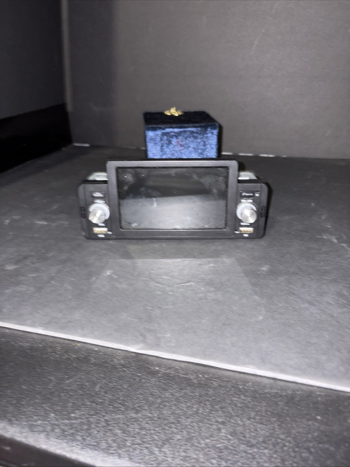 5 Inch Single Din Car Stereo Built-in Apple CarPlay/Android Auto/Mirror-Link