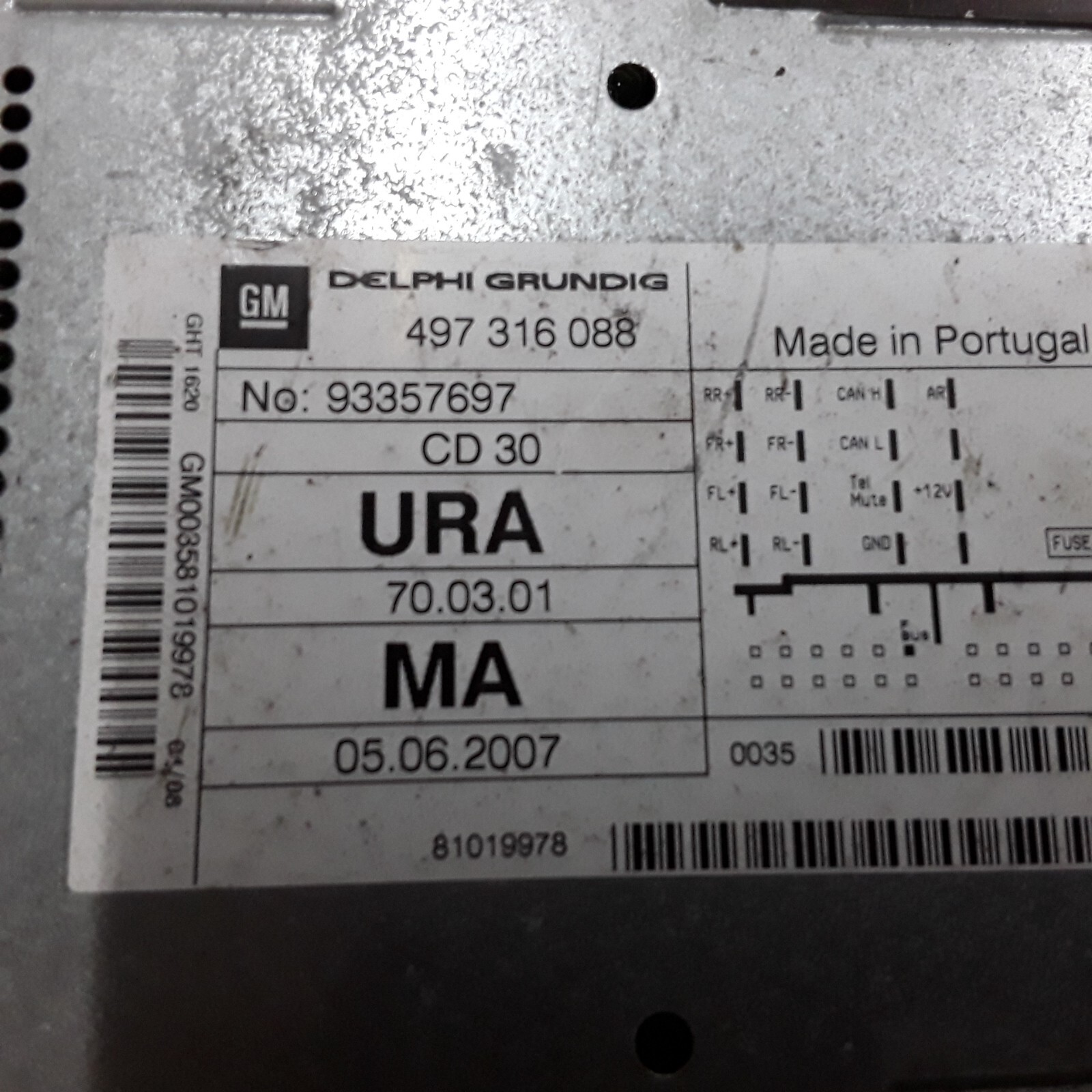 08 09 Saturn Astra AM FM CD radio receiver URA 93357697 OEM