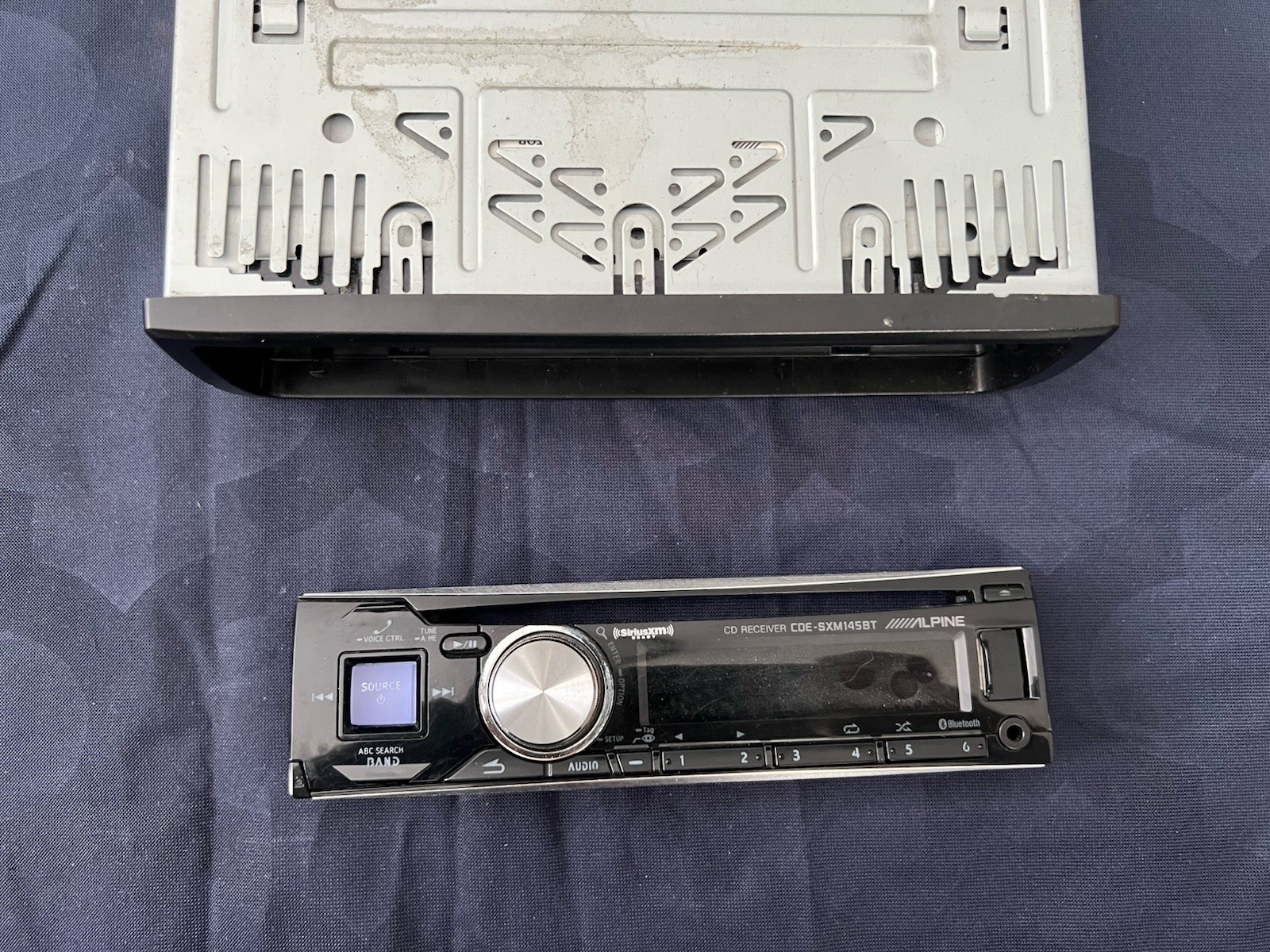 ⭐️Pre-Owned,TESTED⭐️ Alpine CD| AM/FM| BT| USB- (CDE-SXM145BT)