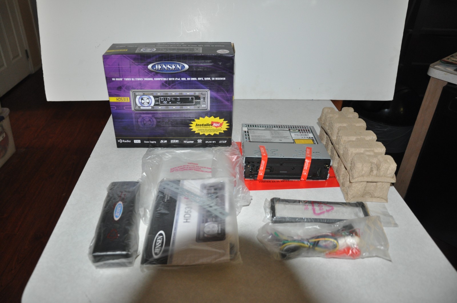 New Jensen HD5313 HD Radio Tuner CD Receiver MP3 Front USB/AUX Inputs