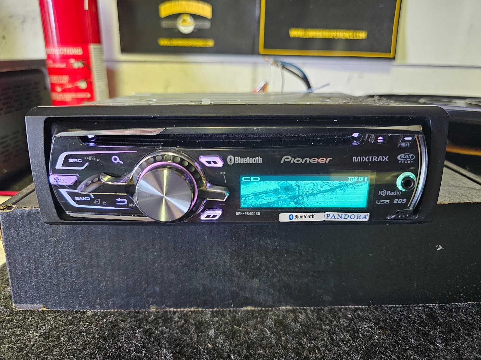 Pioneer DEH-P8400BH CD MP3 Bluetooth HD Radio USB AUX Receiver Tested Working