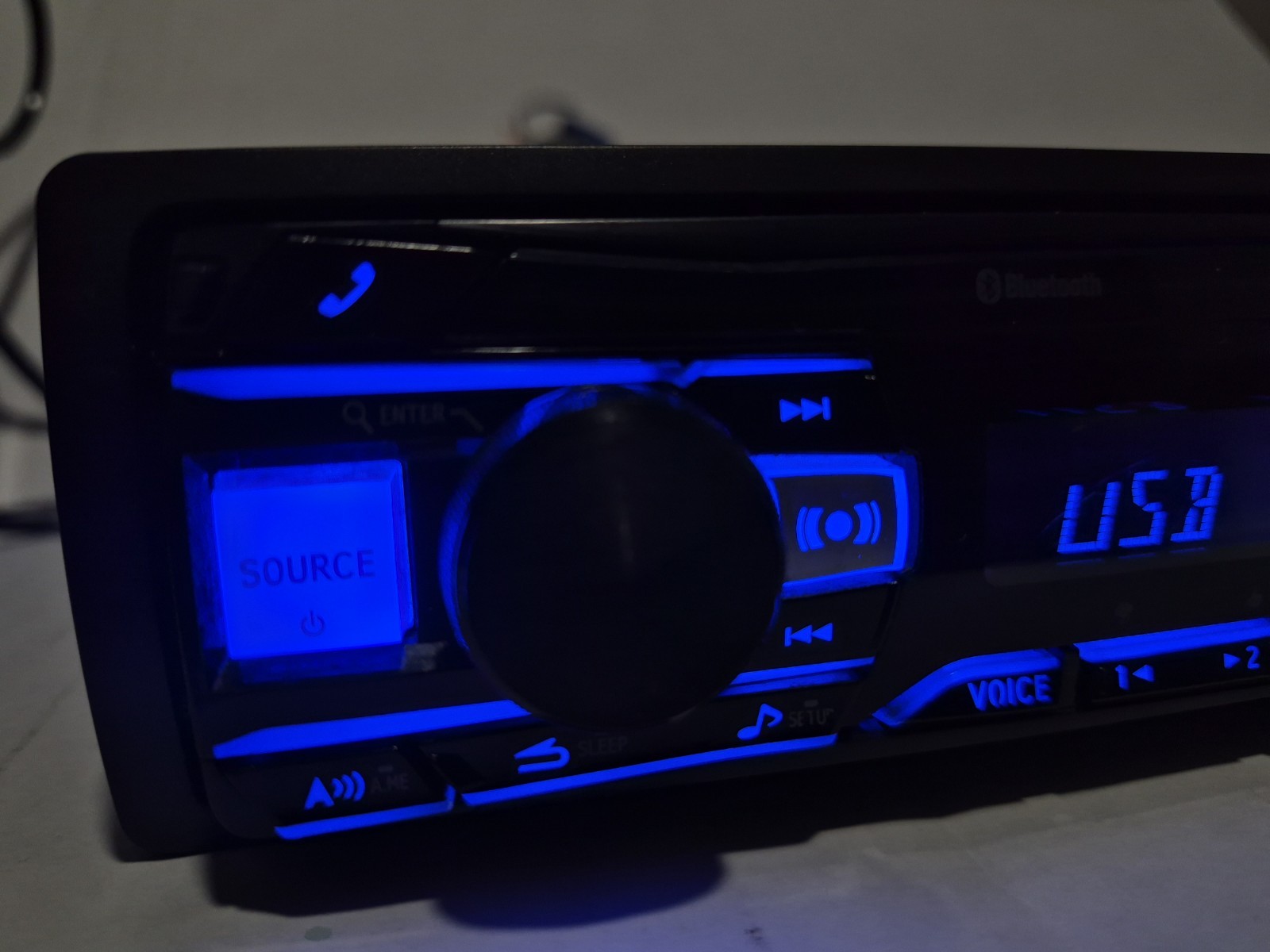 Alpine UTE-73BT Single Din Car Stereo Bluetooth – Aux – Usb – Detachable Face