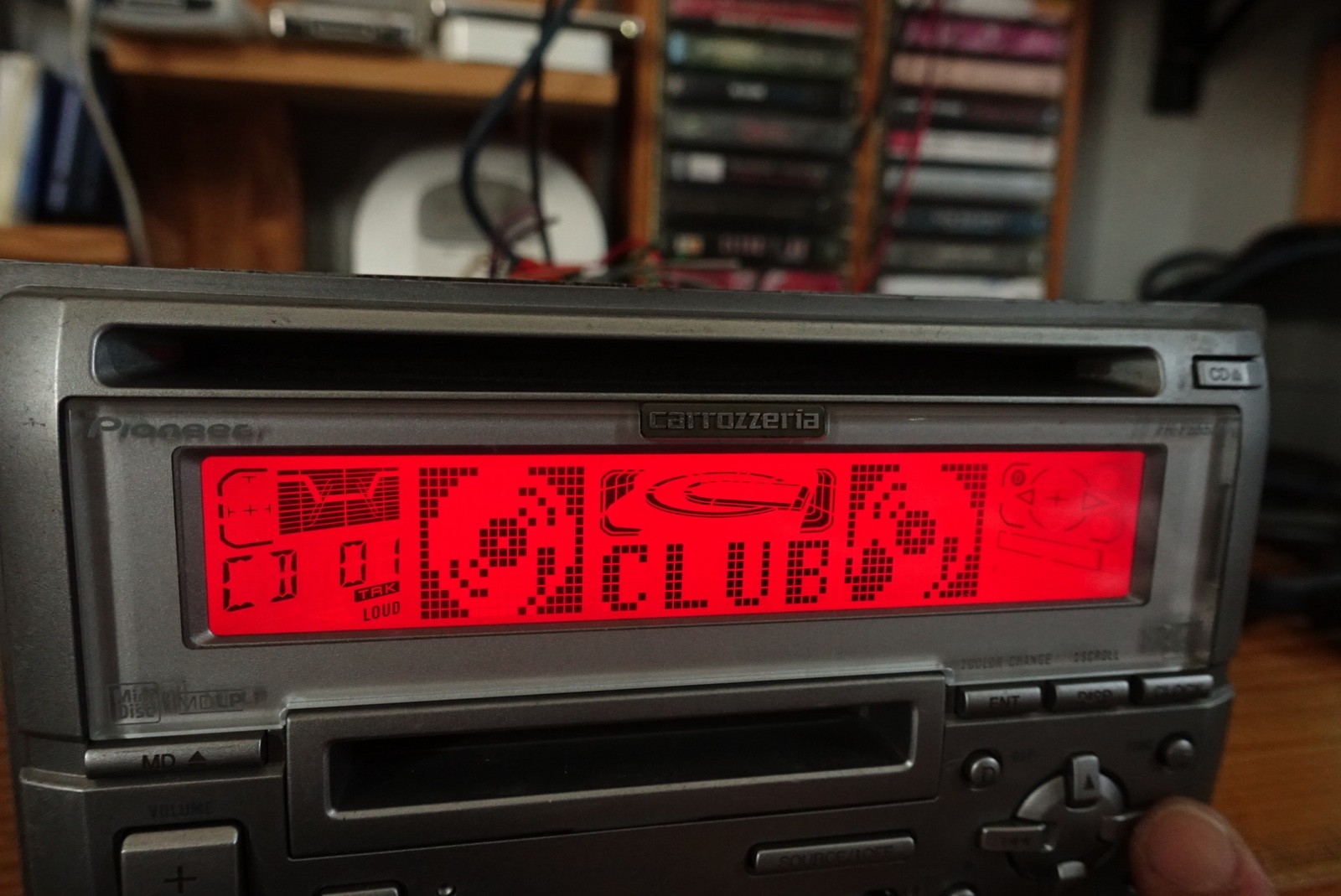 Pioneer Fh-P555MZ. 2 Dins- CD/MD/Aux-Bluetooth Player. BBE/Surround Mode.