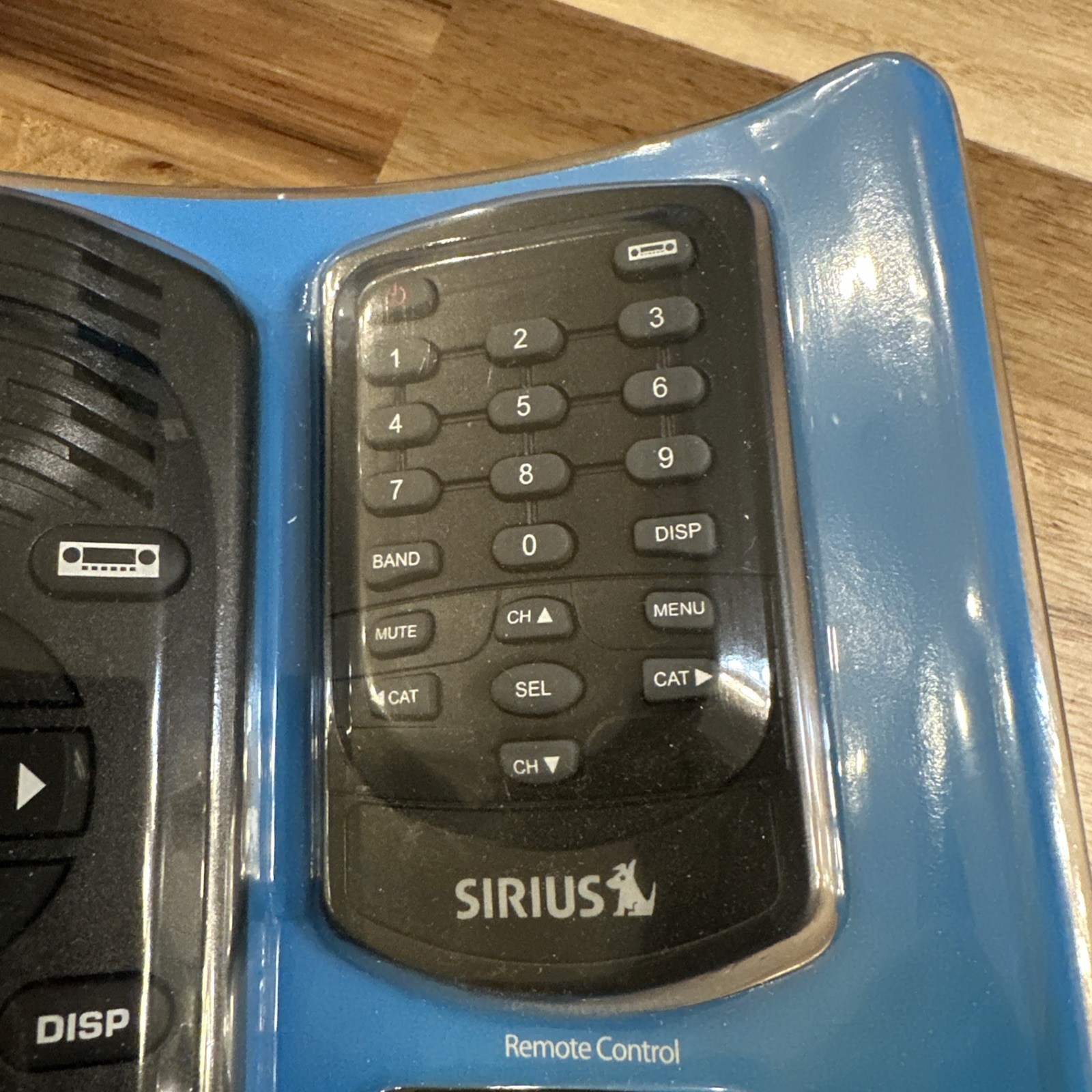 Sirius Satellite Radio Sirius One All-In-One Car Kit with remote NEW SV1