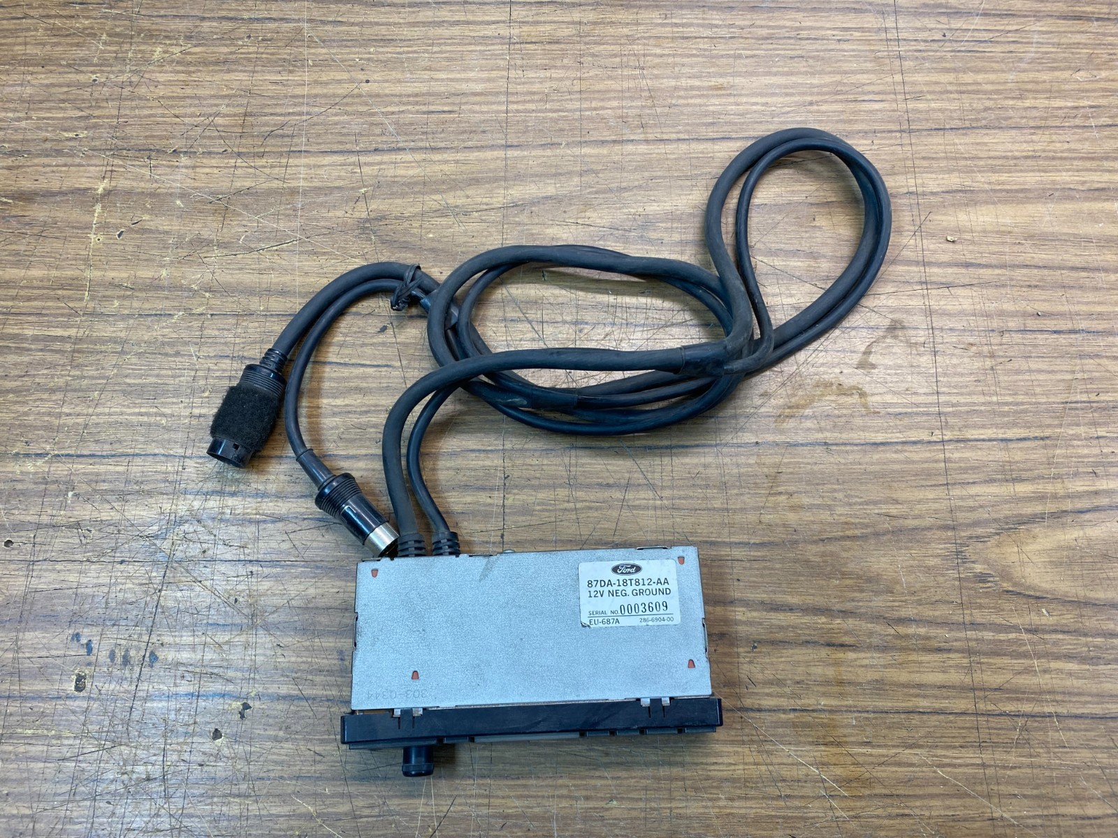 Ford Falcon DA LTD Rear Centre Console Radio Controls 87DA-18T812-AA