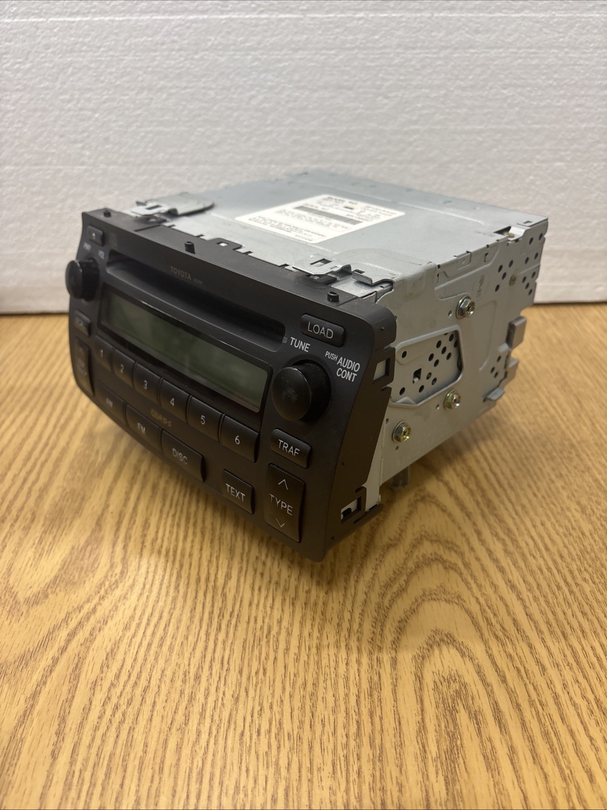Toyota AM FM Radio CD Player 86120-02440 OEM ***Untested