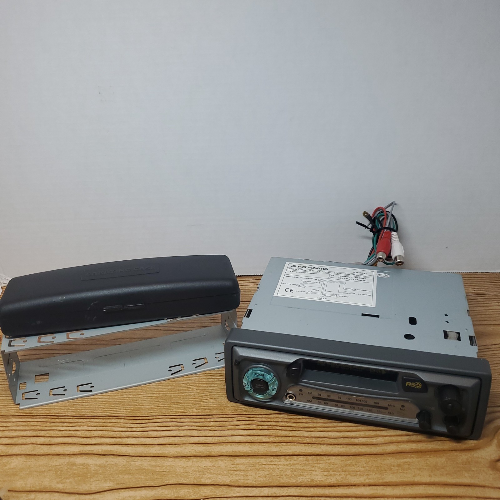 VTG Pyramid Car Stereo Cassette Radio Am/Fm Detachable face #2800D New Unused