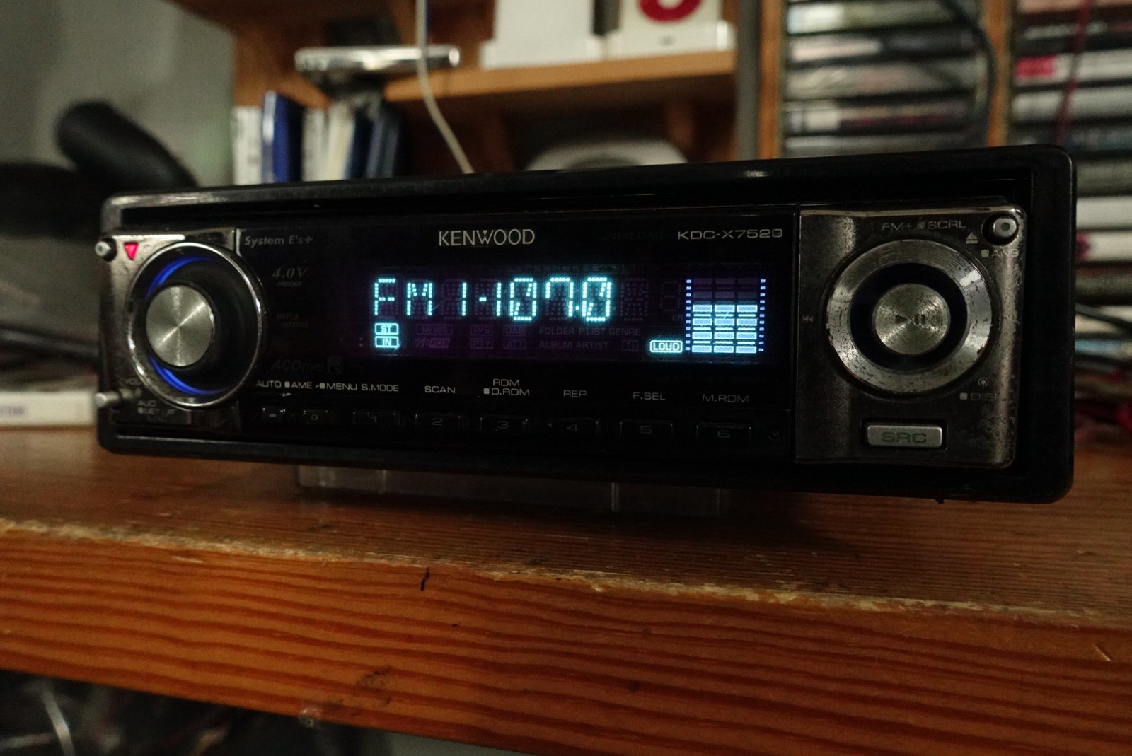 Kenwood KDC-X7529. CD/Fm108/Bluetooth player.