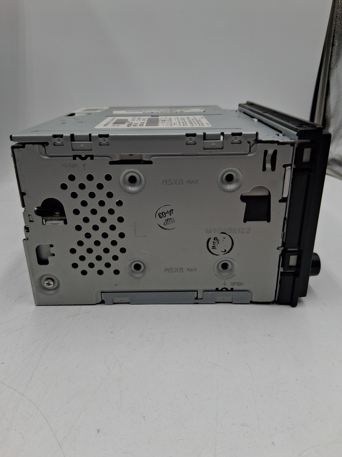 05 – 07 Nissan Frontier & Xterra Radio Cd Changer Player 28185 ZP70A
