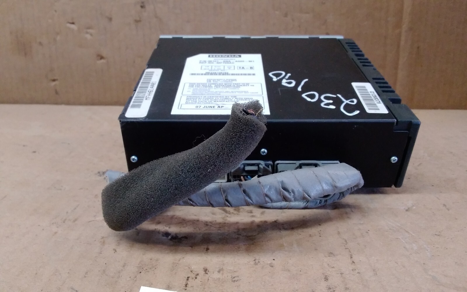2007 HONDA CIVIC LX AM/FM/CD/MP3 RECEIVER FACE ID-2AE0 CODE-63411