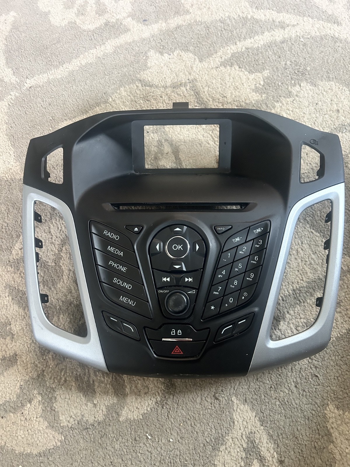 2013 Ford Focus OEM Stereo Radio Control Panel And Dash Vent Bezel OEM