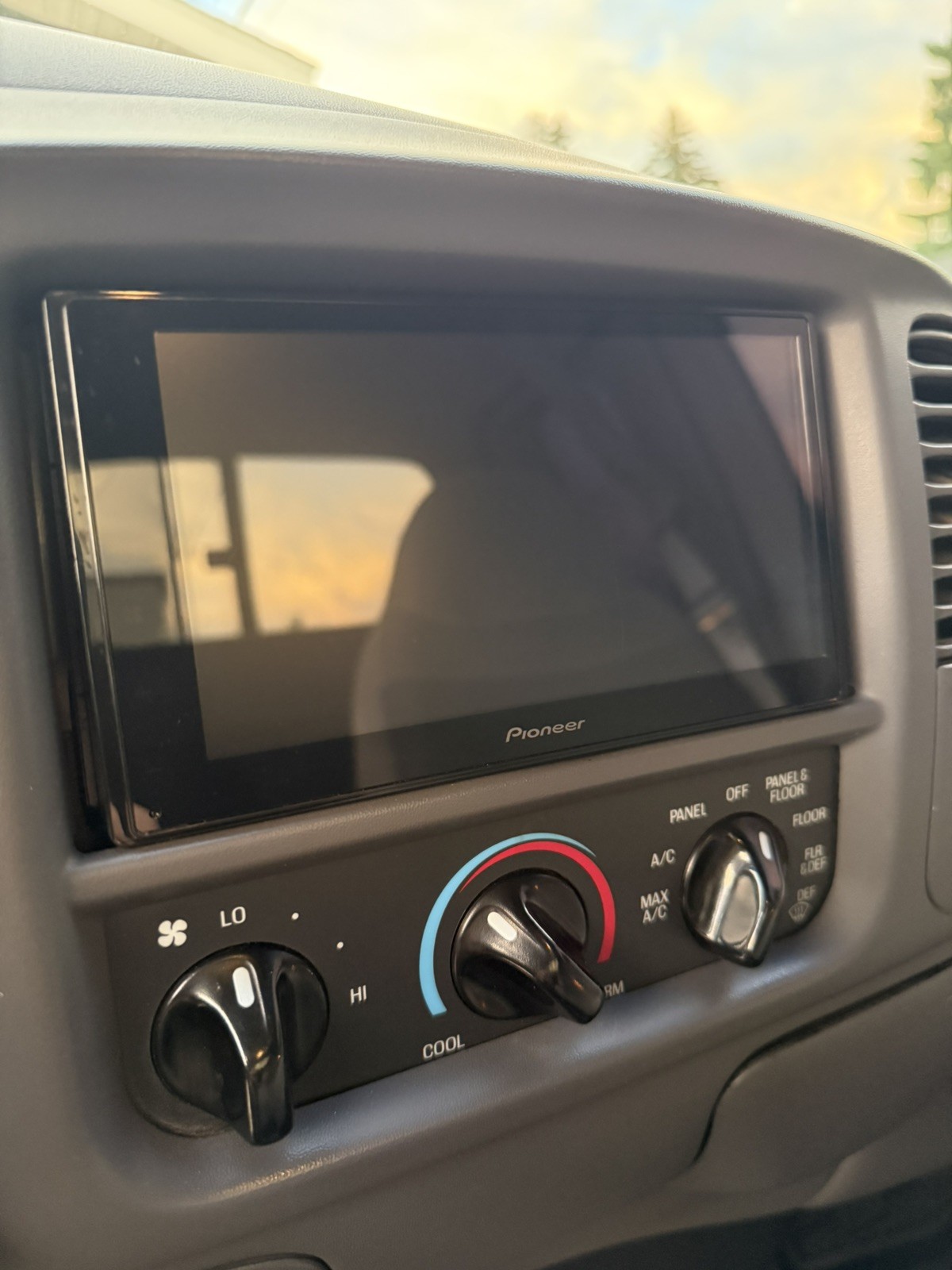 Pioneer DMH-W3000NEX Wireless Car Stereo 6.8″ Apple Carplay/Android Auto Digital
