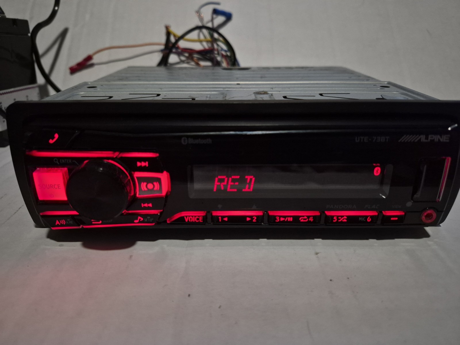 Alpine UTE-73BT Single Din Car Stereo Bluetooth – Aux – Usb – Detachable Face