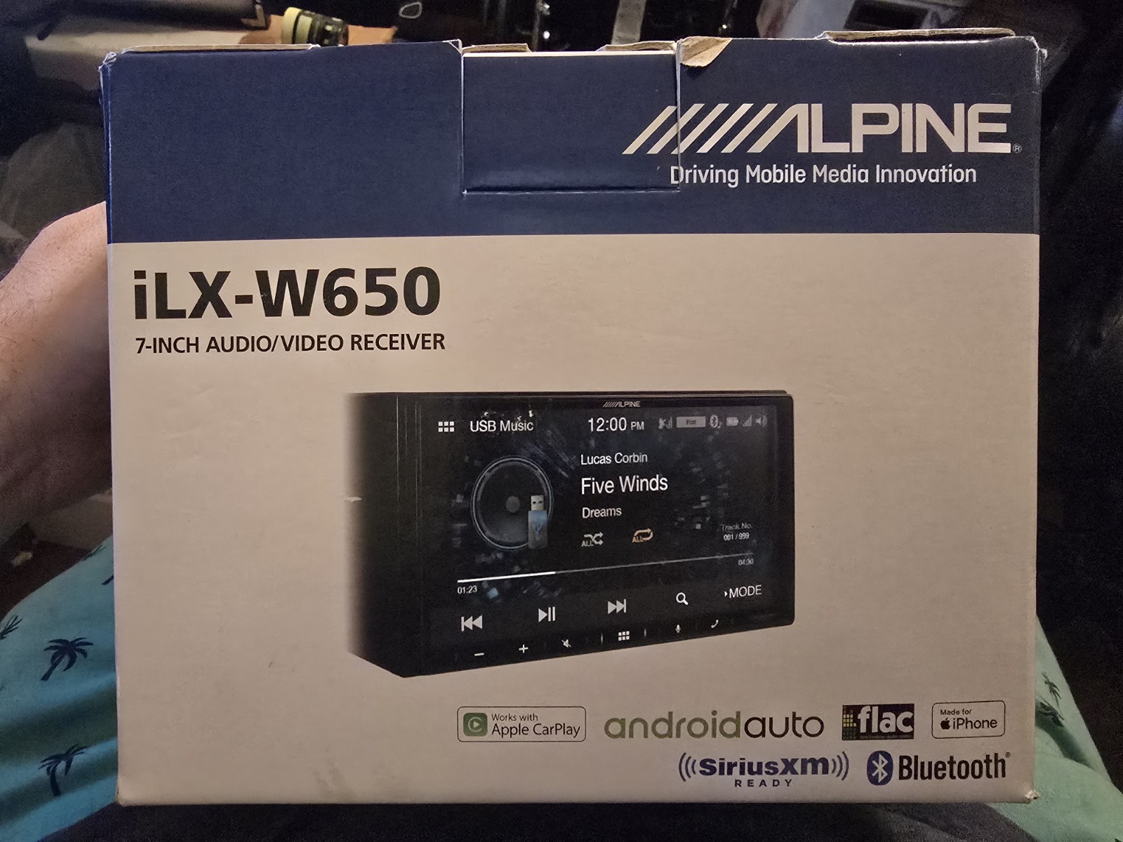 Alpine iLX-W650 7 inch Mechless In-Dash Receiver