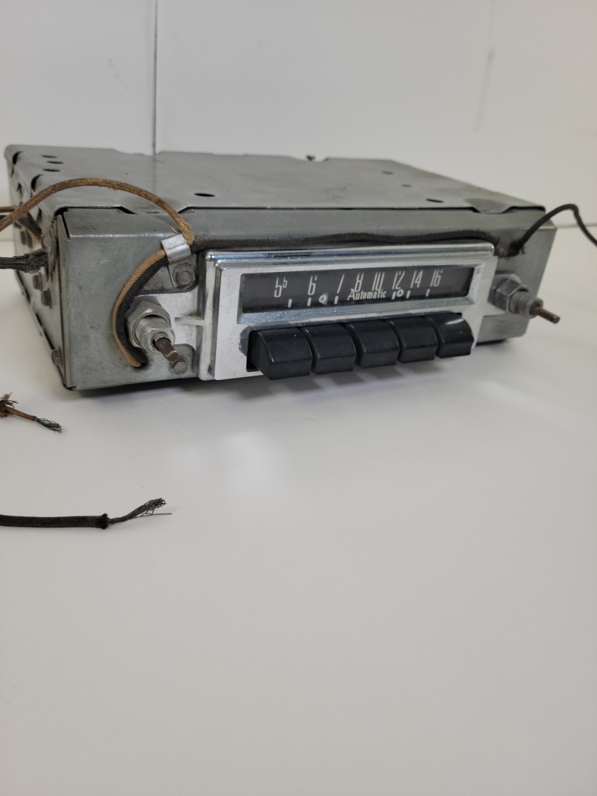 1950s 1960s Classic Car Radio Chevy Bel Air Ford Fairlane Automatic 12 Volts OEM