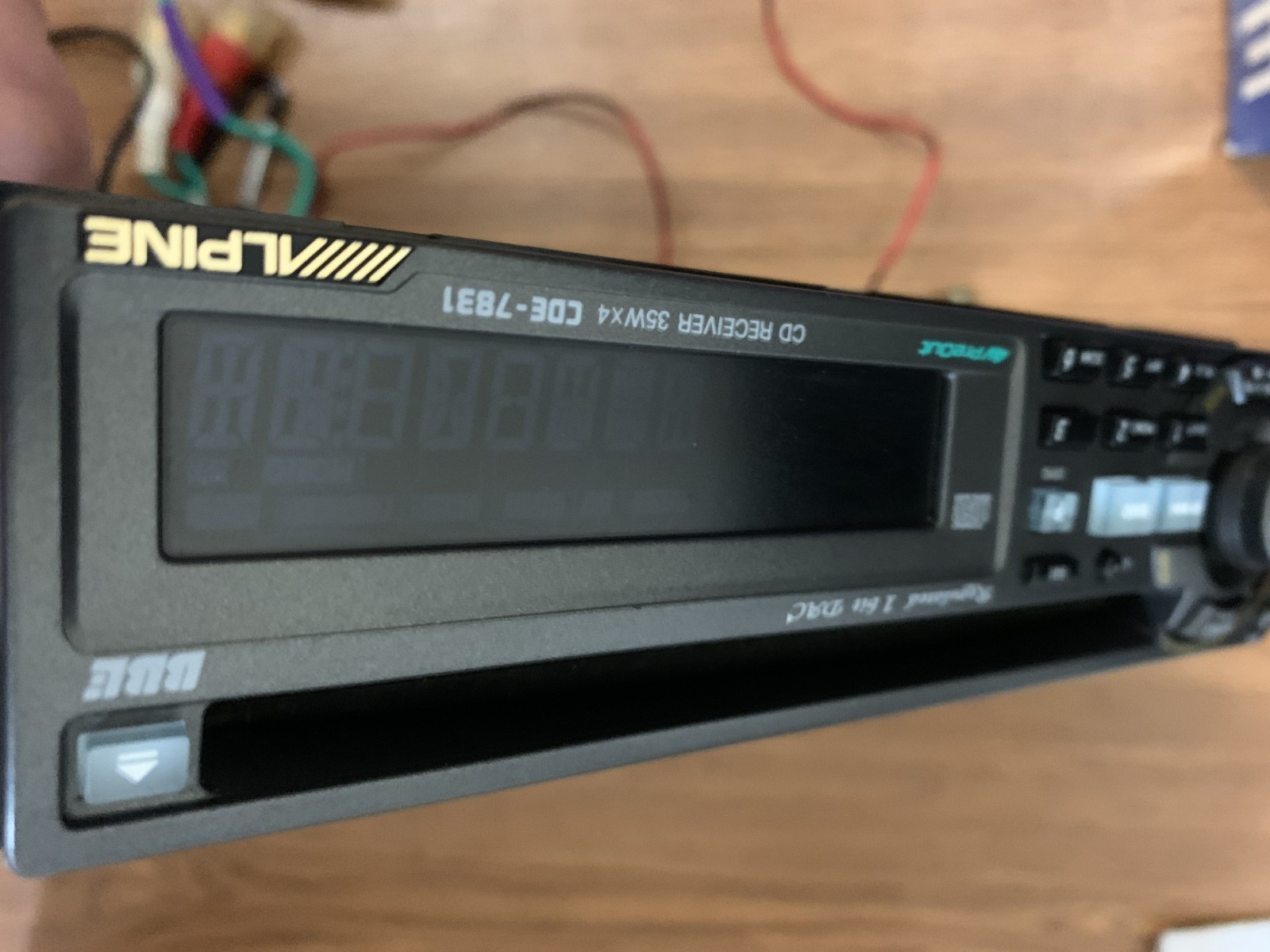 Alpine CDE-7831 CD Player