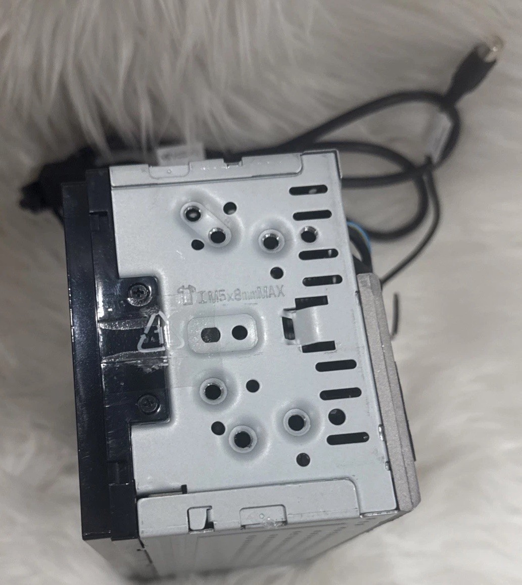JVC KW-M180BT 2-DIN 6.8″ Screen – FOR PARTS ONLY, NOT WORKING!