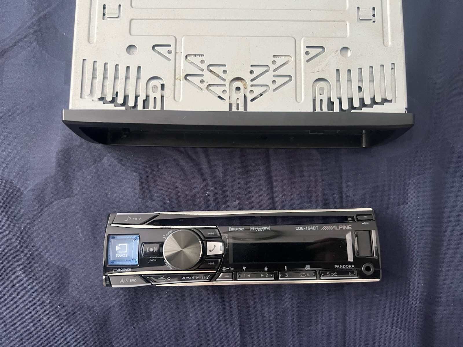 ⭐️Pre-Owned,TESTED⭐️ Alpine BT|CD|AM/FM|USB-(CDE-164BT)