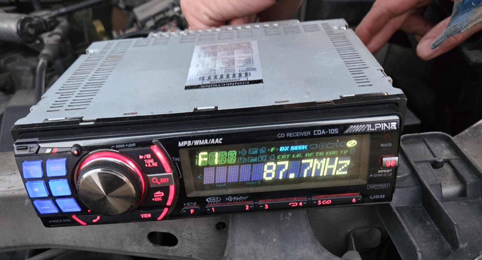 Alpine CDE-9852 CD Player In Dash Receiver